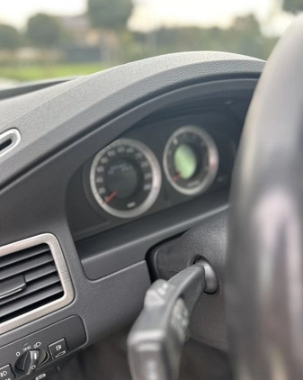 Volvo V70 cena 20000 przebieg: 357000, rok produkcji 2008 z Łódź małe 137
